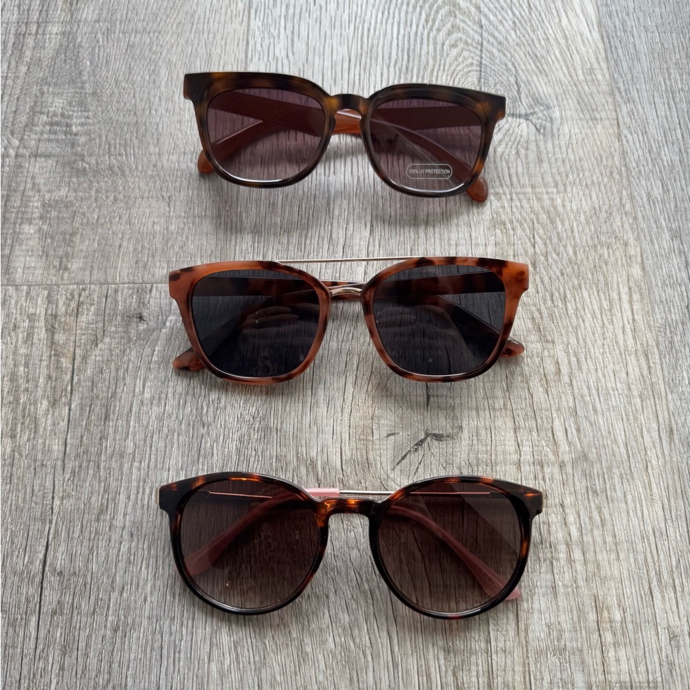 Stylish Tortoiseshell Sunglasses Set - image 1